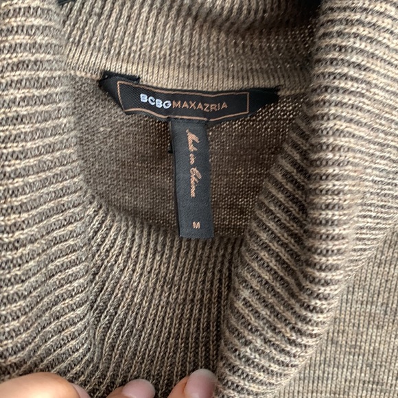 Comfortable sweater dress. Perfect with fall boots! - Picture 2 of 7